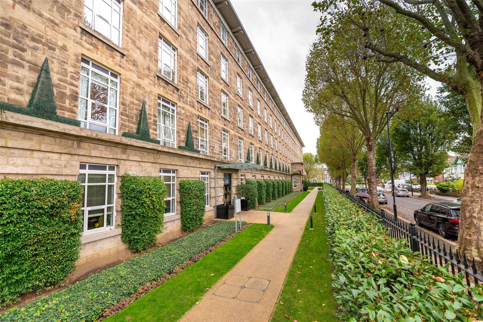 Bromyard House, Bromyard Avenue, London, W3 7BU Bất động sản để bán