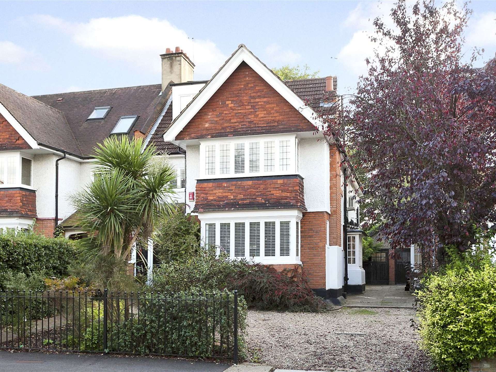 Cranes Drive, Surbiton, Surrey, KT5 8AL Bất động sản cho thuê Savills