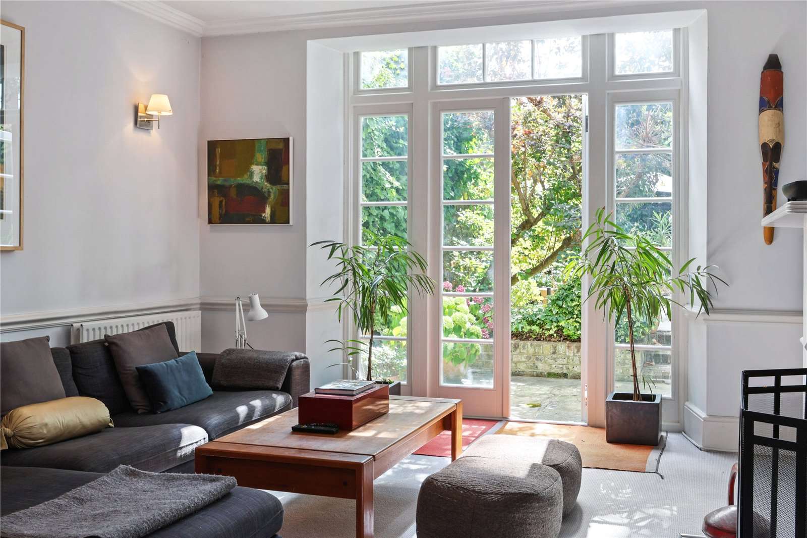 Hampton Court Road, East Molesey, Surrey, KT8 9BW Property to rent