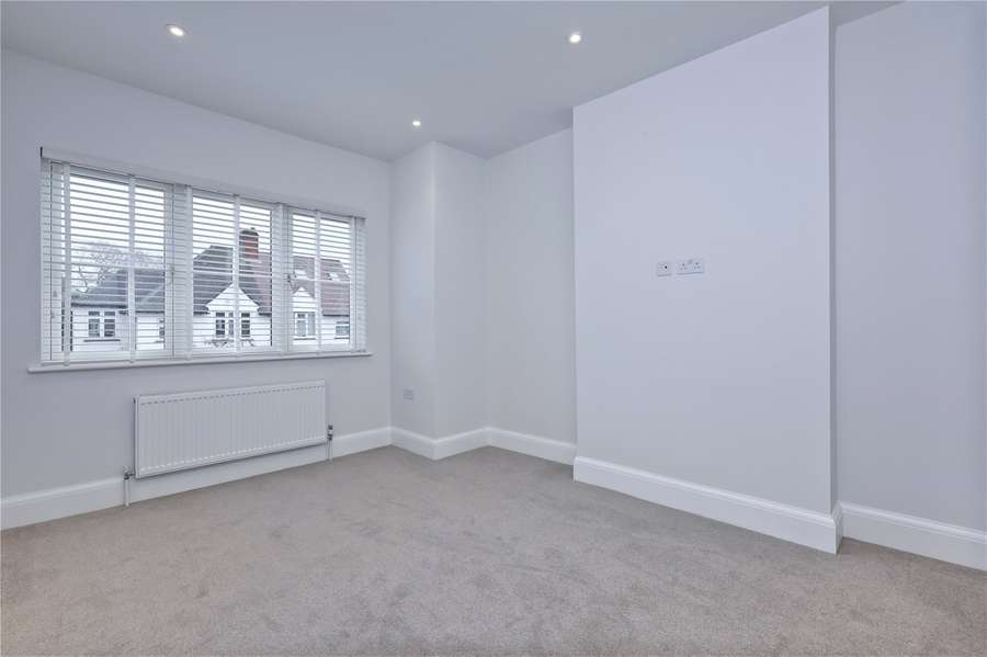 Gloucester Road, Kingston Upon Thames, Surrey, KT1 3QW Property to