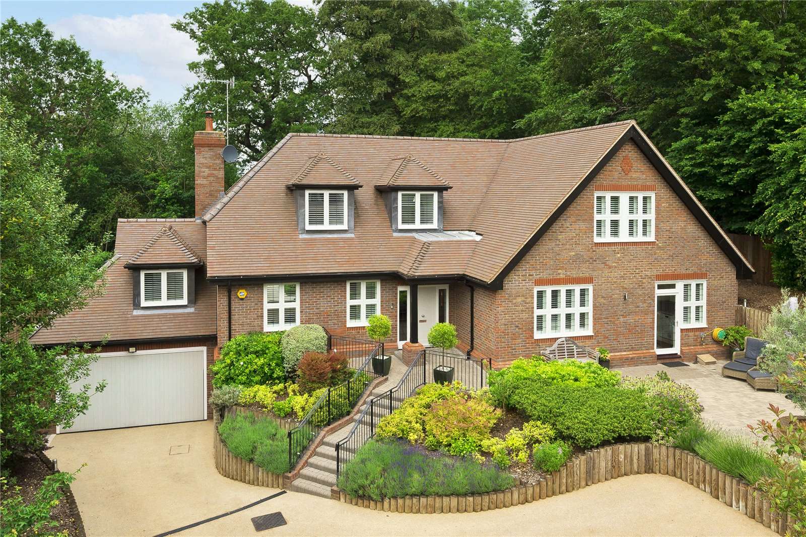 Savills Park Close, Esher, Surrey, KT10 8LG Property for sale