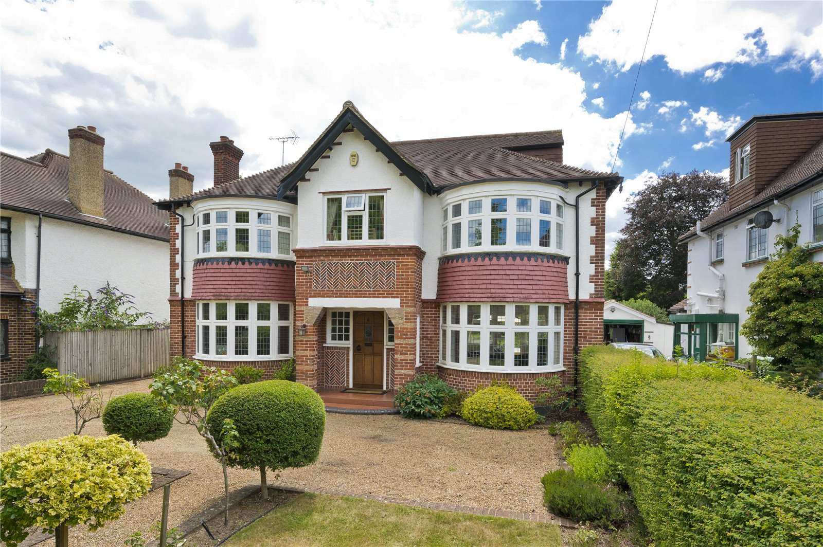 Savills Houses for sale in Addlestone, Surrey