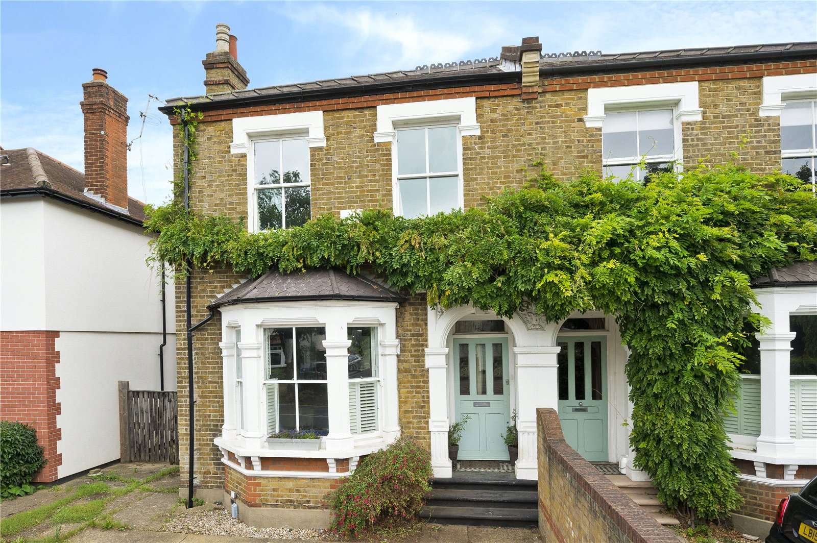 Savills Summer Road, Thames Ditton, Surrey, KT7 0QP Bất động sản để bán