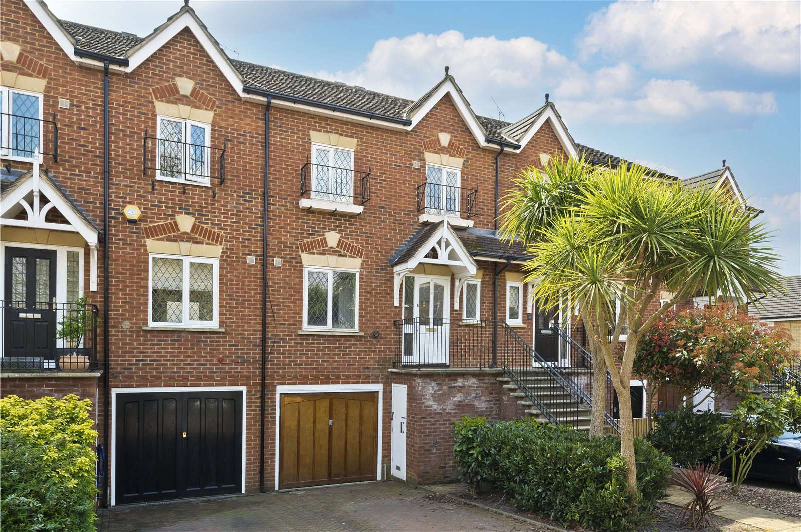 Savills Lynwood Road, Thames Ditton, Surrey, KT7 0DJ Property for sale