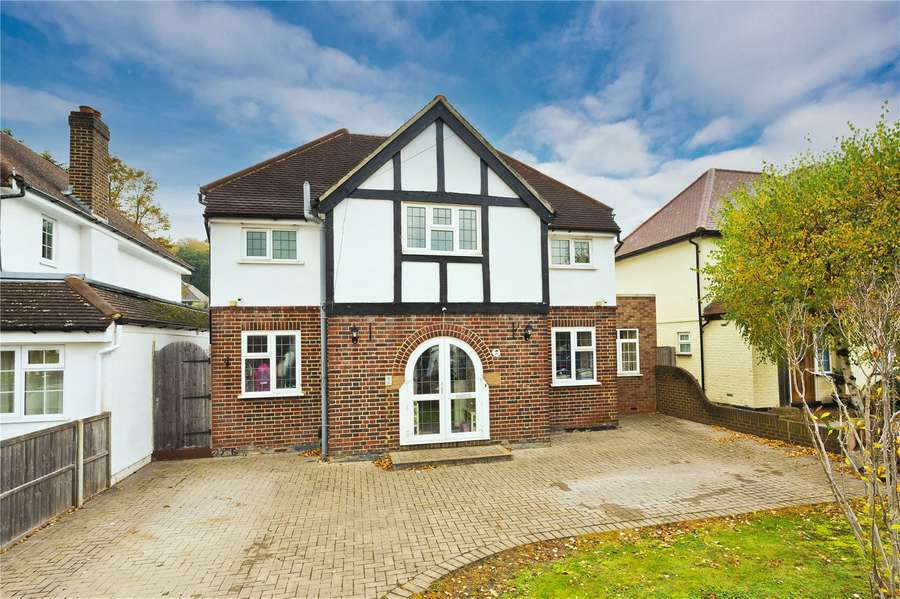 Greenways, Esher, Surrey, KT10 0QH Vlastnictví na prodej Savills