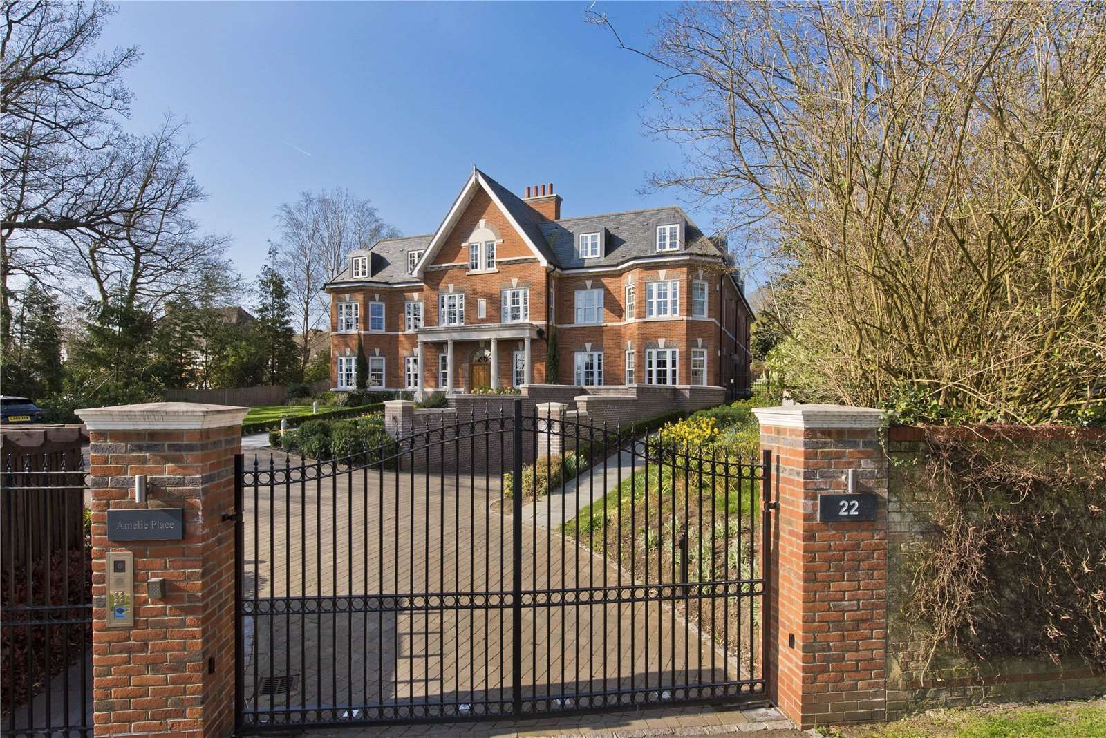 Amelie Place, 22 Esher Park Avenue, Esher, Surrey, KT10 9NX 財產 待售