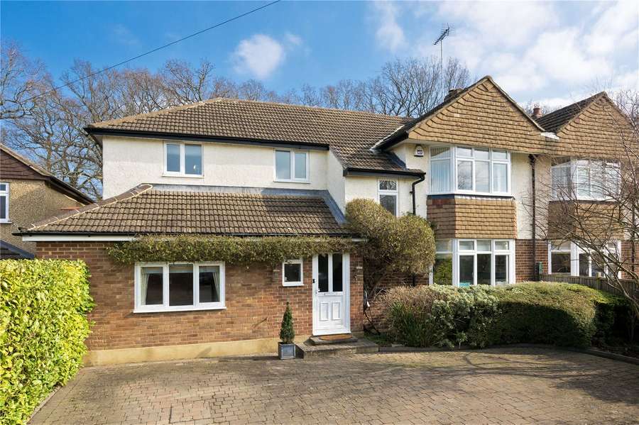 Lower Wood Road, Claygate, Esher, Surrey, KT10 0EU คุณสมบัติ รอขาย