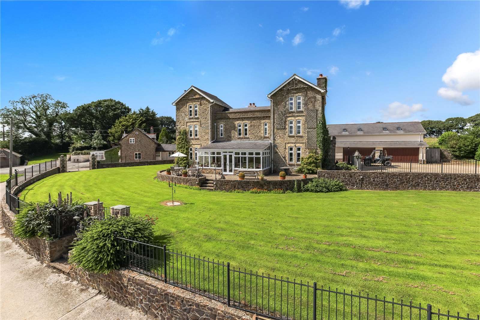 Savills Frithelstock, Torrington, Devon, EX38 8JT Bất động sản để bán