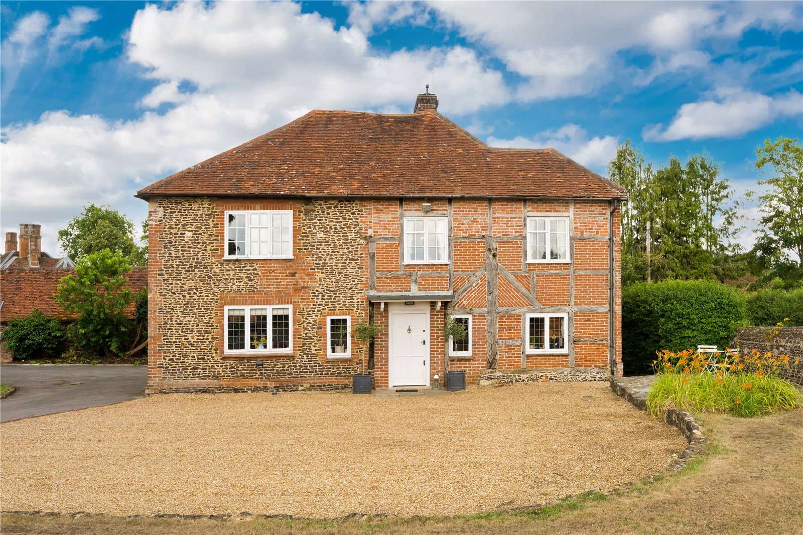 Tilford Road, Tilford, Farnham, Surrey, GU10 2BX Property to rent