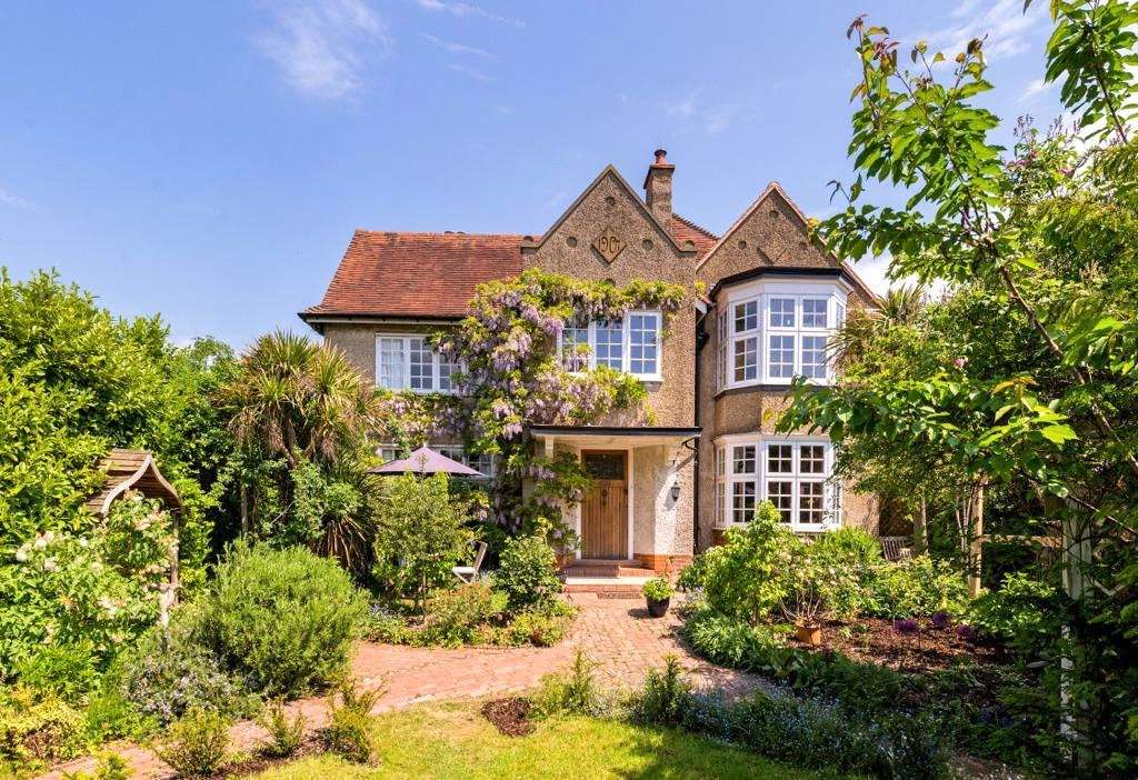 The Fairfield, Farnham, Surrey, GU9 8AJ Property for sale Savills