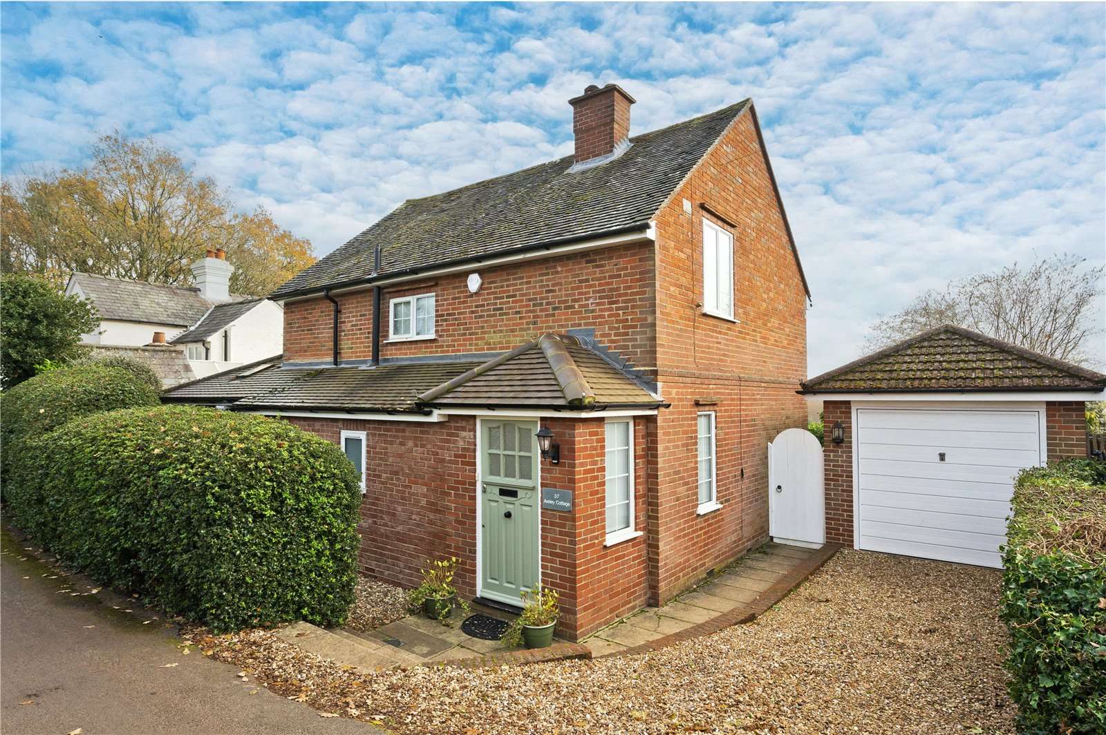 Aveley Lane, Farnham, Surrey, GU9 8PR Bất động sản để bán Savills