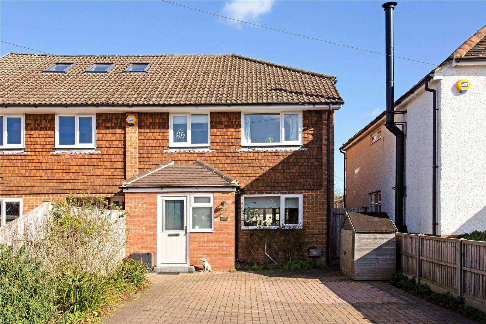 Savills Little Green Lane, Farnham, Surrey, GU9 8TB Bất động sản để bán