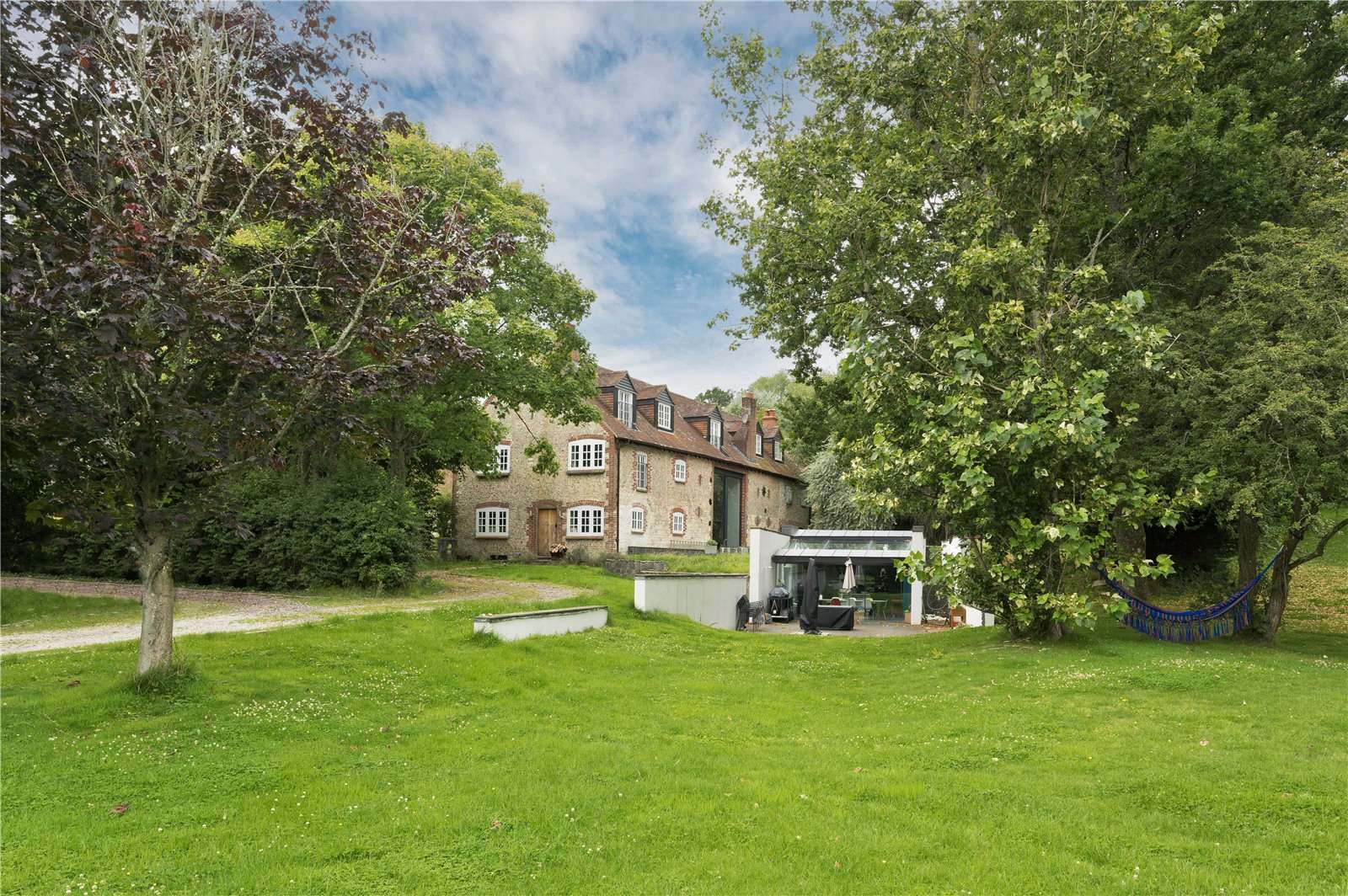 Hawkley, Liss, Hampshire, GU33 6NH คุณสมบัติ รอขาย Savills