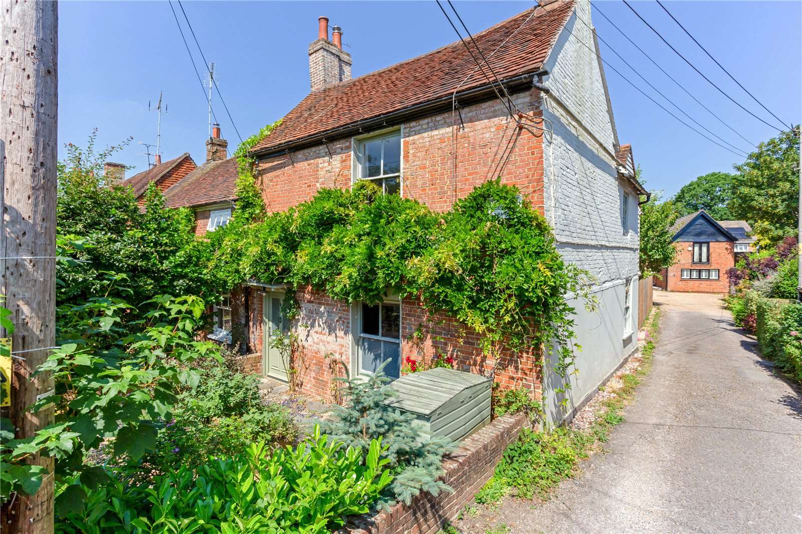 The Borough, Crondall, Farnham, Surrey, GU10 5NU Property for