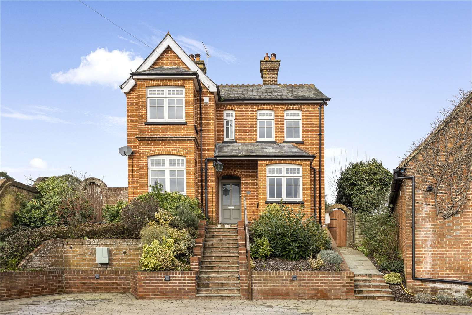 Shortfield Common Road, Frensham, Farnham, Surrey, GU10 3DE Property for sale Savills