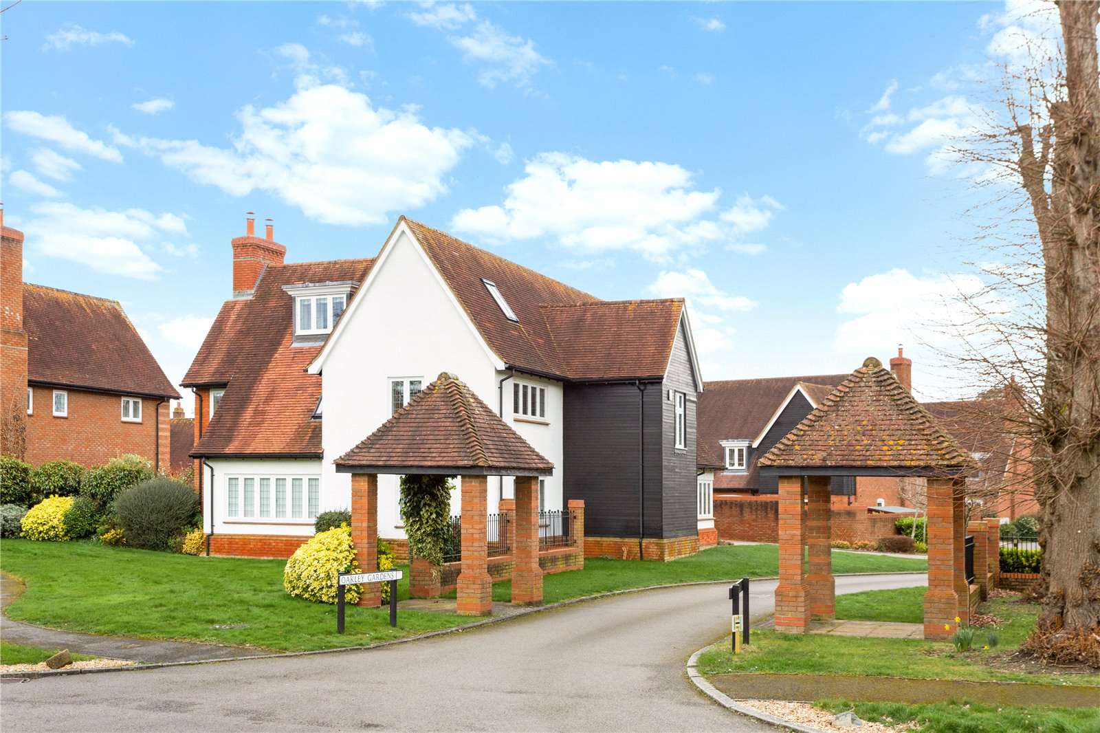 Descubrir 38+ imagen oakley victoria gardens Thptnganamst.edu.vn