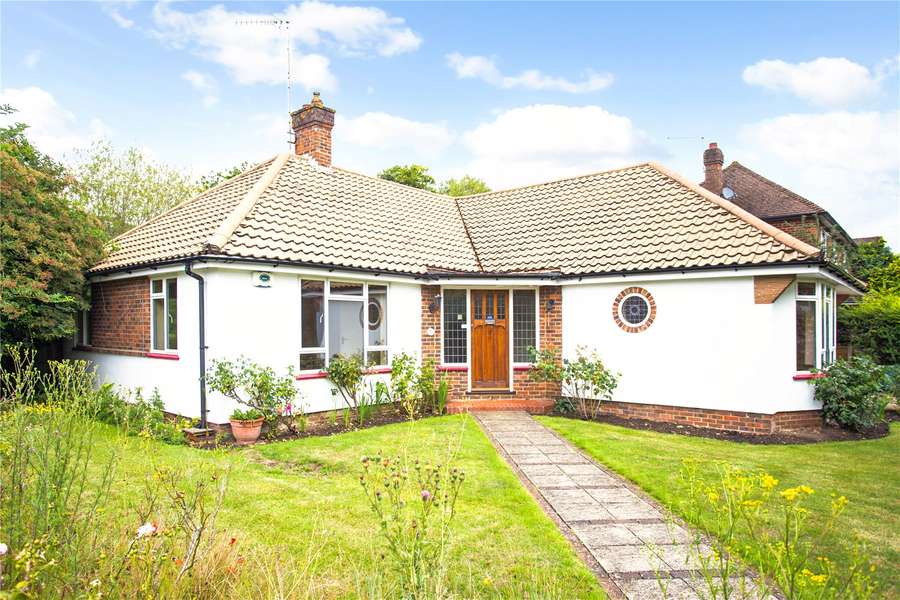 London Road South, Merstham, Redhill, Surrey, RH1 3DT คุณสมบัติ รอขาย