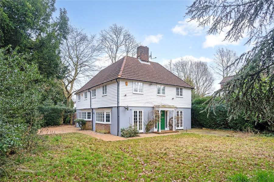 How Lane, Chipstead, Coulsdon, Surrey, CR5 3LT Property for sale