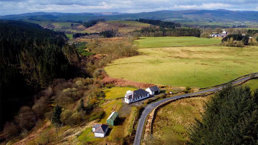 Blawbare, Closeburn, Thornhill, Dumfriesshire, DG3 5HL Property for