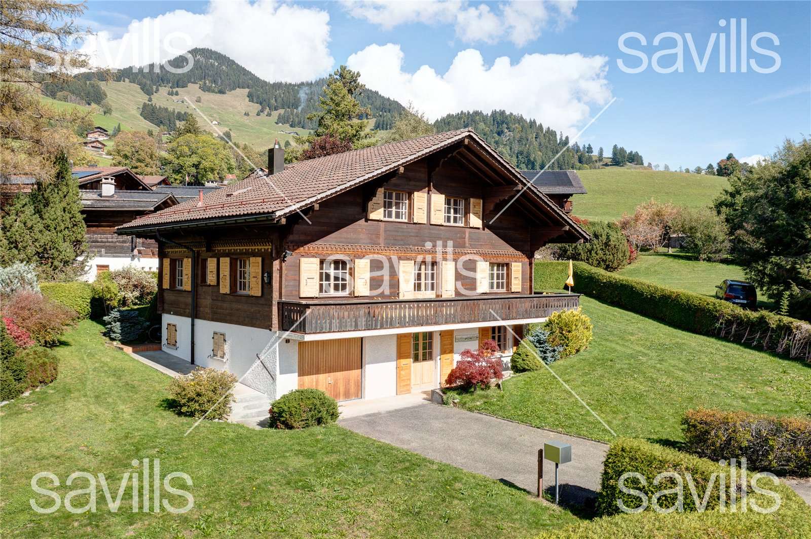 Enchanting Chalet Within A Private Garden Setting., Château d'Oex