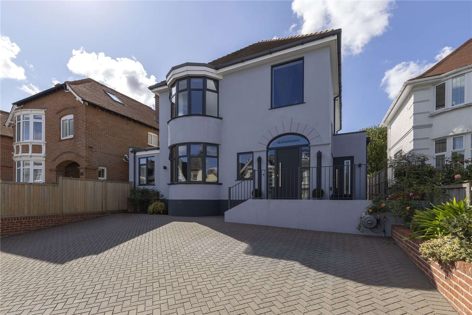 Heatherdown, Doyle Road, St Peter Port, GY1 1RF คุณสมบัติ รอขาย Savills