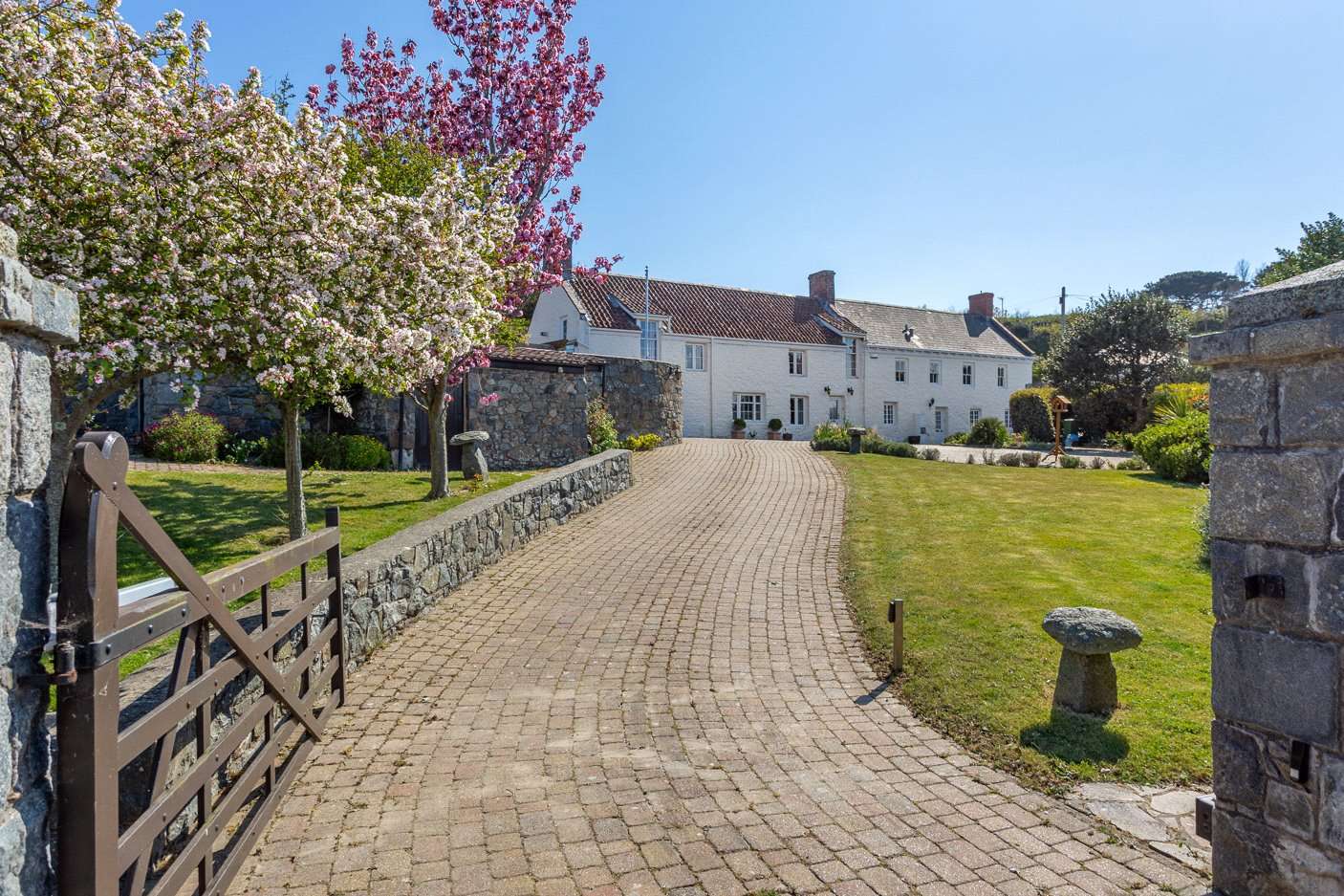 Savills Les Houets, La Rue de La Vallee, Torteval, GY8 0PW Property