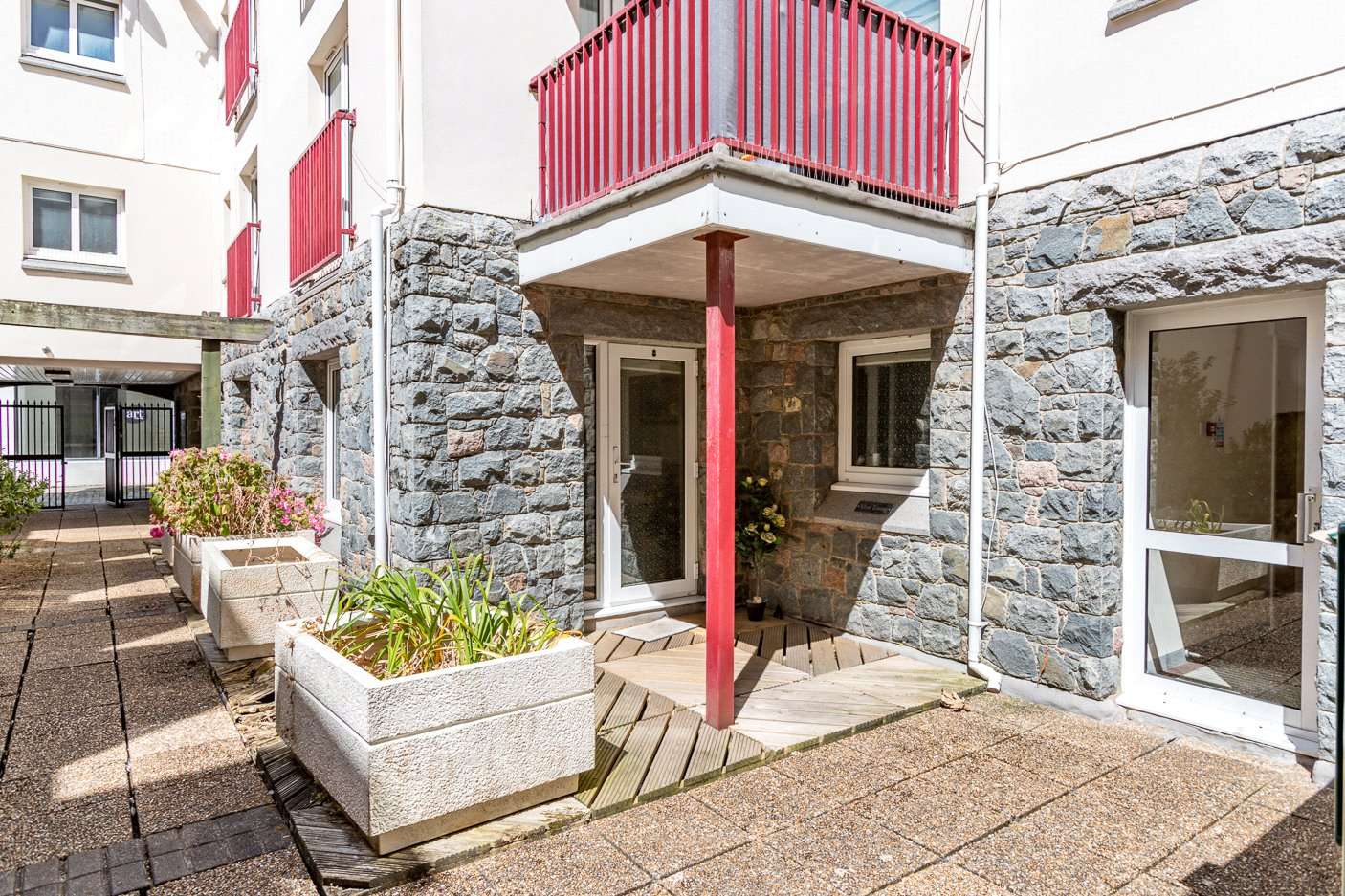 8 Cour Du Moulin, Le Bordage, St Peter Port, GY1 1BR Property for sale Savills