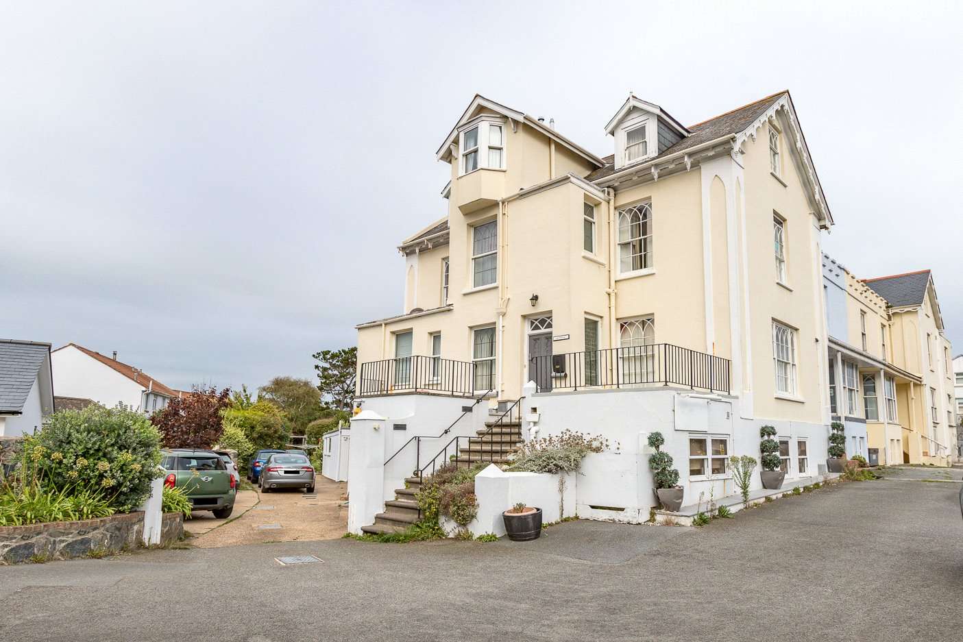 Le Villocq and Commercial Unit, Vale Road, St Sampson, GY2 4DG New