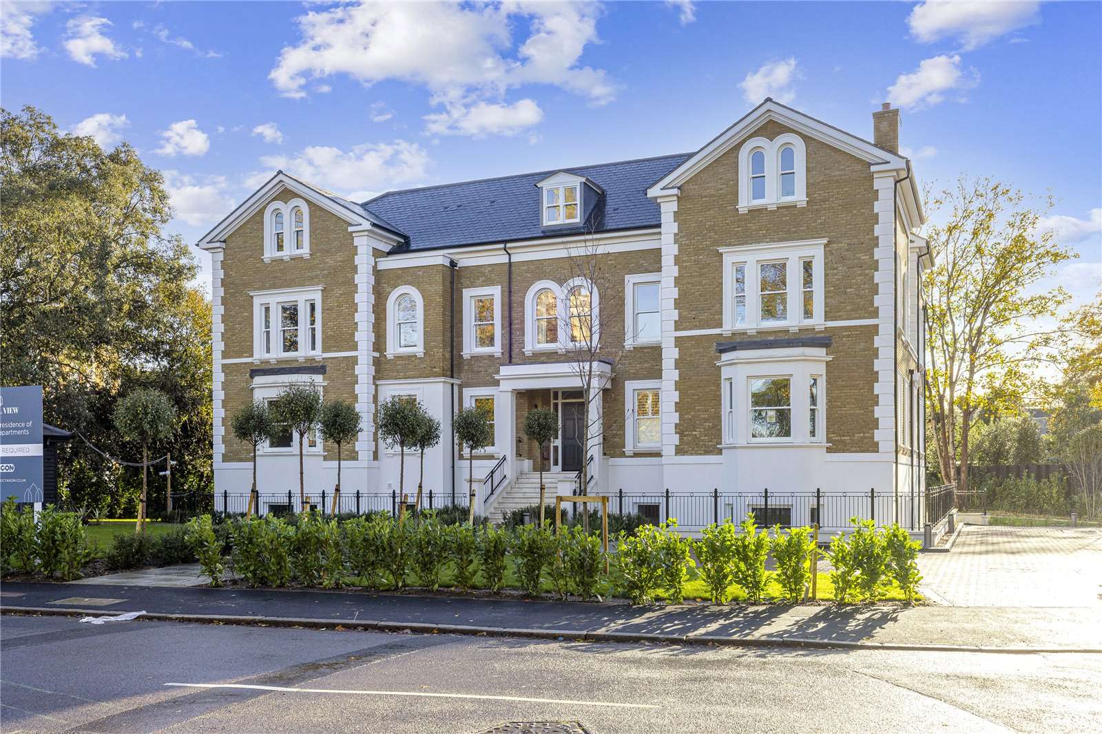 Chapel View, 21 Church Road, East Molesey, Surrey, KT8 9DS Ngôi nhà