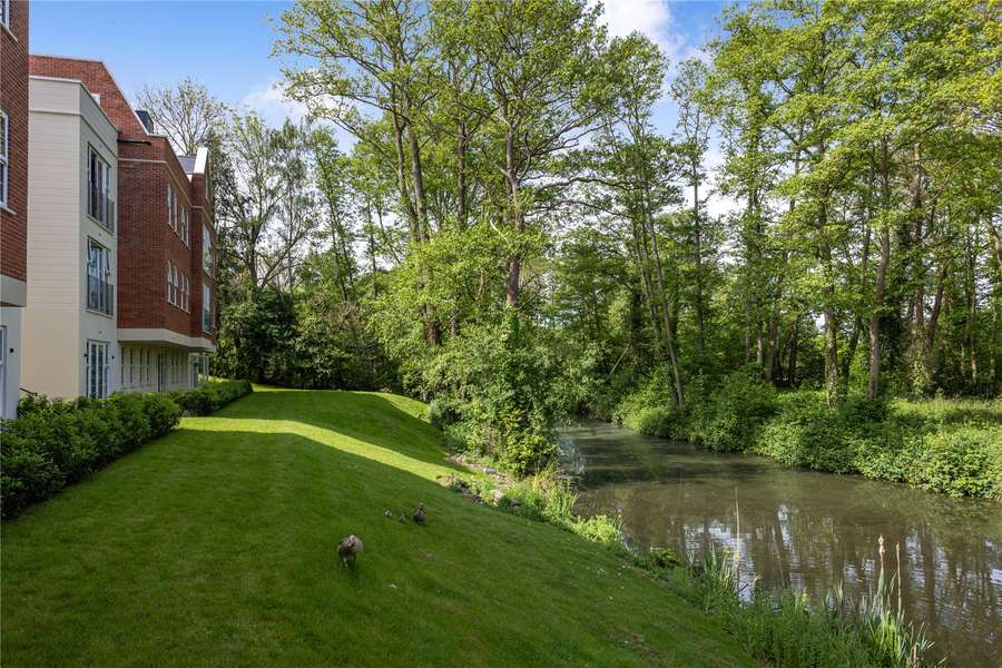 Riverside Gardens, 814 Oatlands Drive, Weybridge, Surrey, KT13 9JL