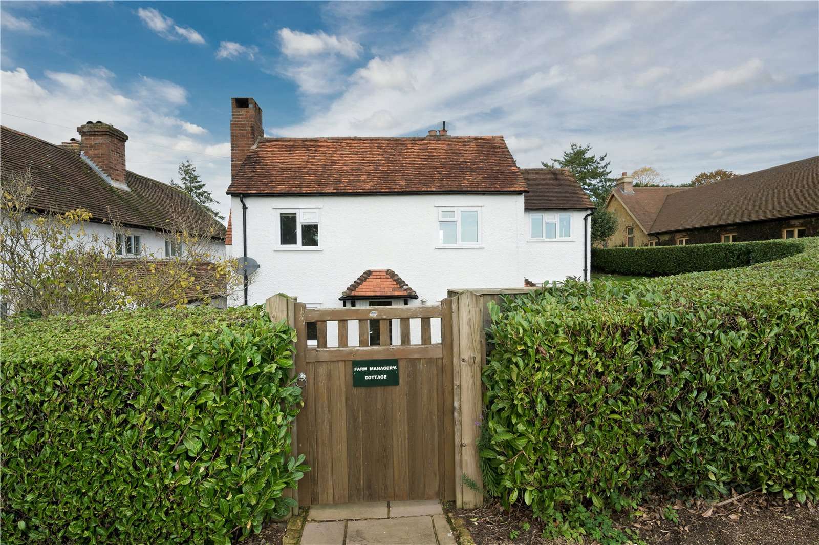 Holmbury Road, Ewhurst, Cranleigh, Surrey, GU6 7SJ Property to rent