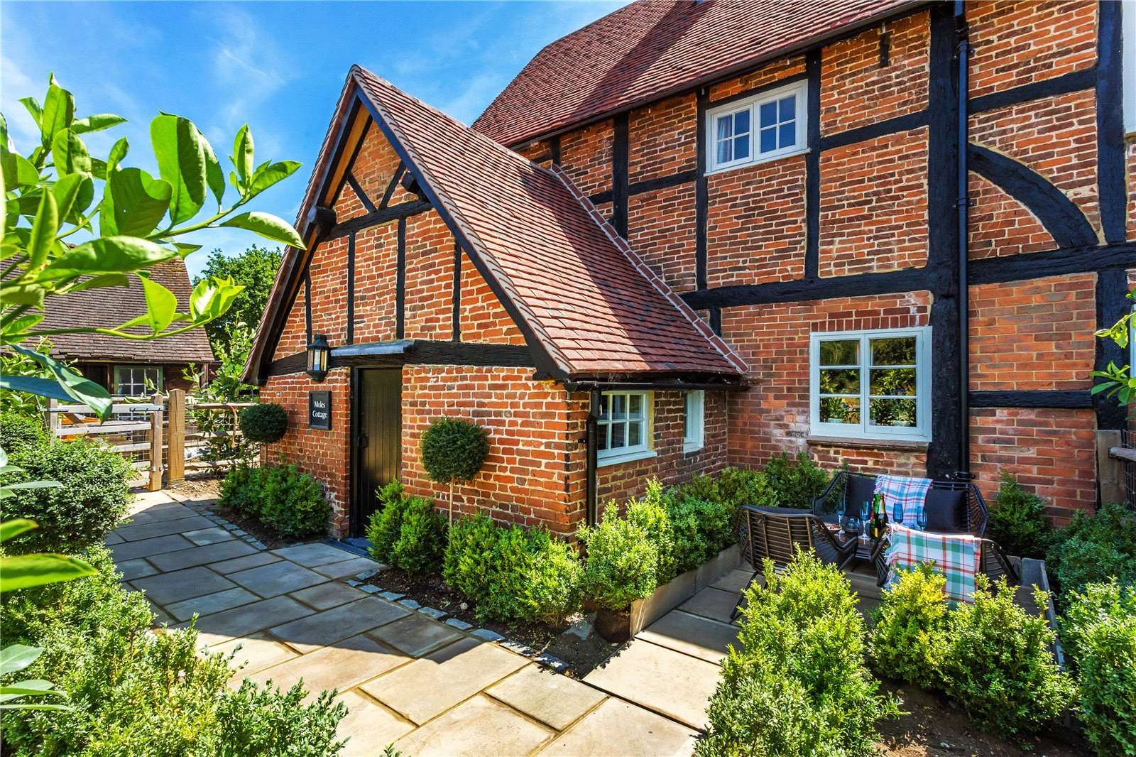 Clay Lane, Jacobs Well, Guildford, Surrey, GU4 7NA Property to rent