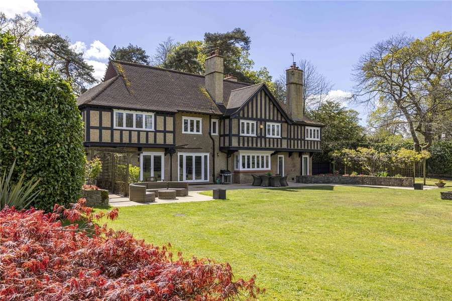 Grenville Road, Shackleford, Godalming, Surrey, GU8 6AX Property for