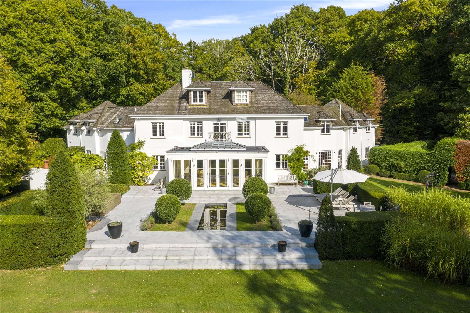 Savills Knightons Lane, Dunsfold, Godalming, Surrey, GU8 4NU