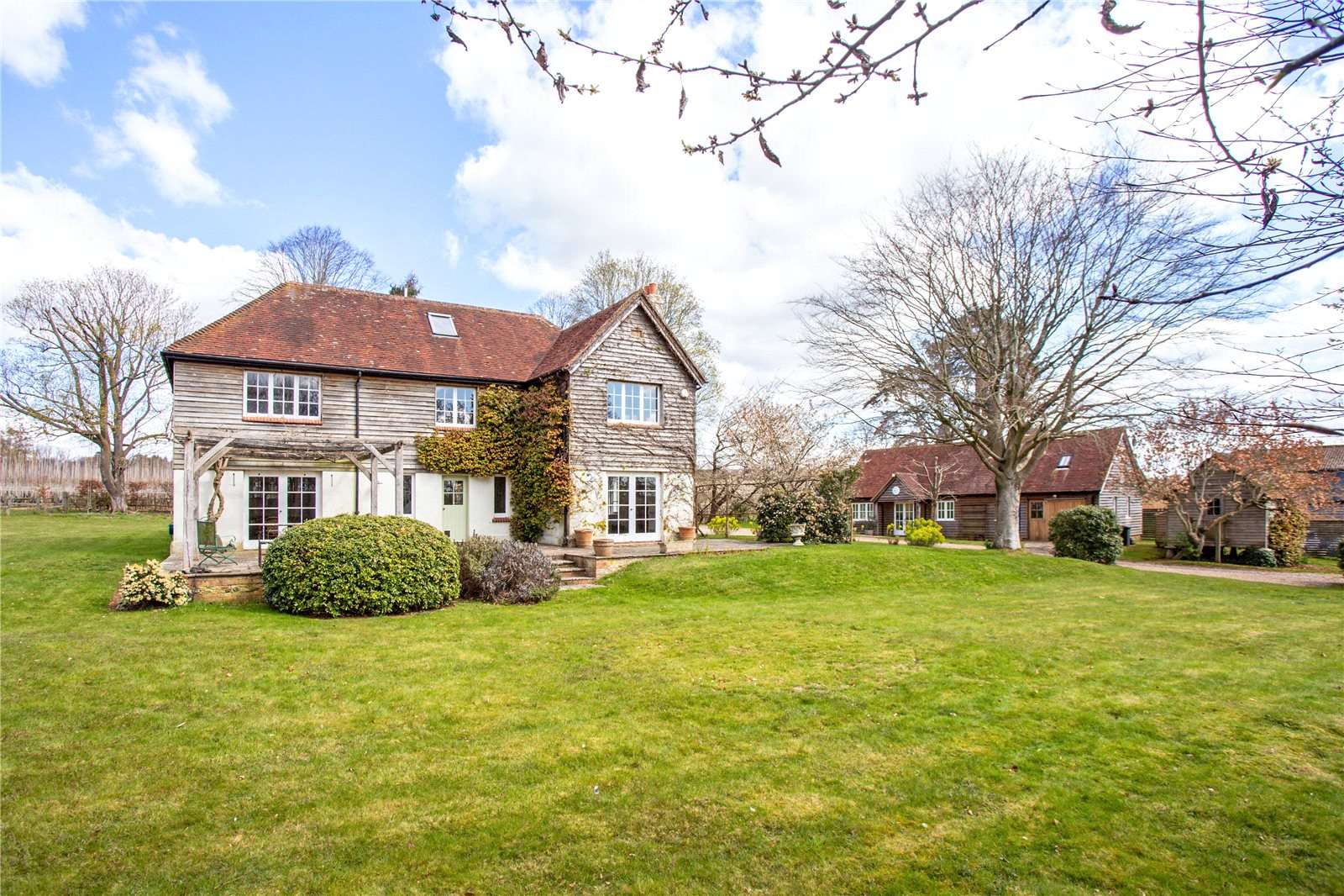 Savills Midhurst Road, Petersfield, Hampshire, GU31 5AT Property for sale