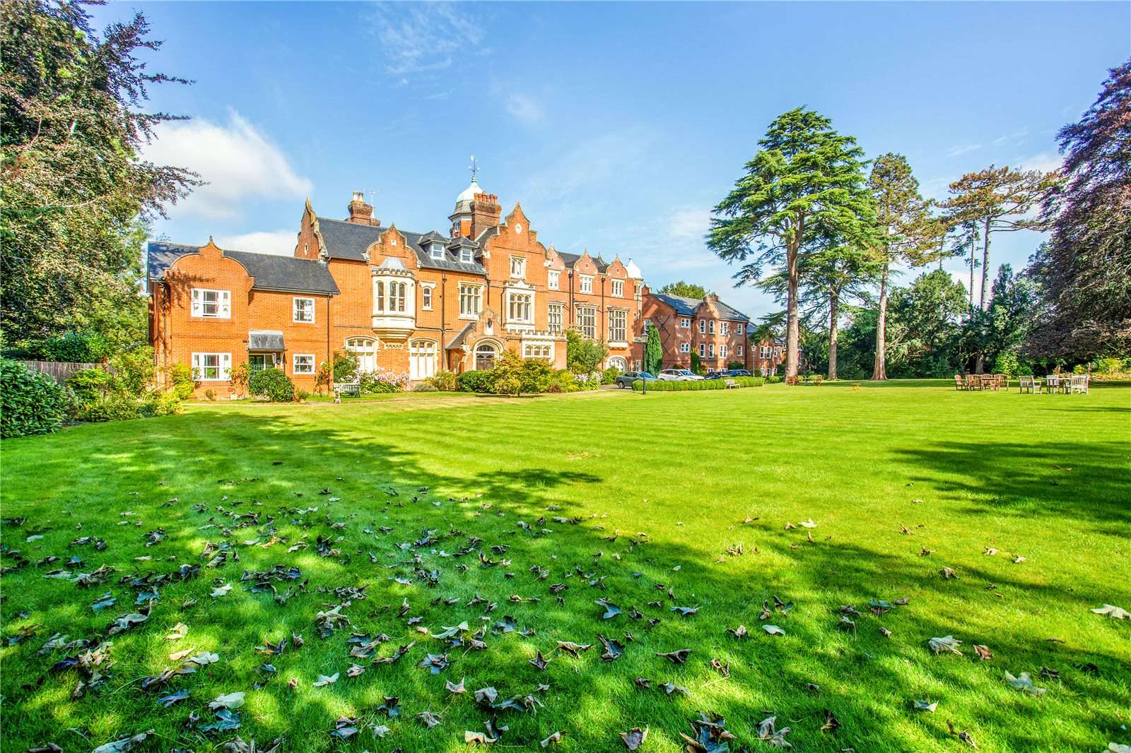 Merrow Grange, Horseshoe Lane East, Guildford, Surrey, GU1 2QW