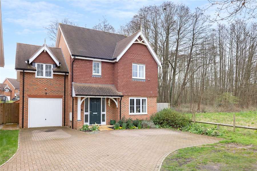 Water Meadow Close, Elstead, Godalming, Surrey, GU8 6FE Property for