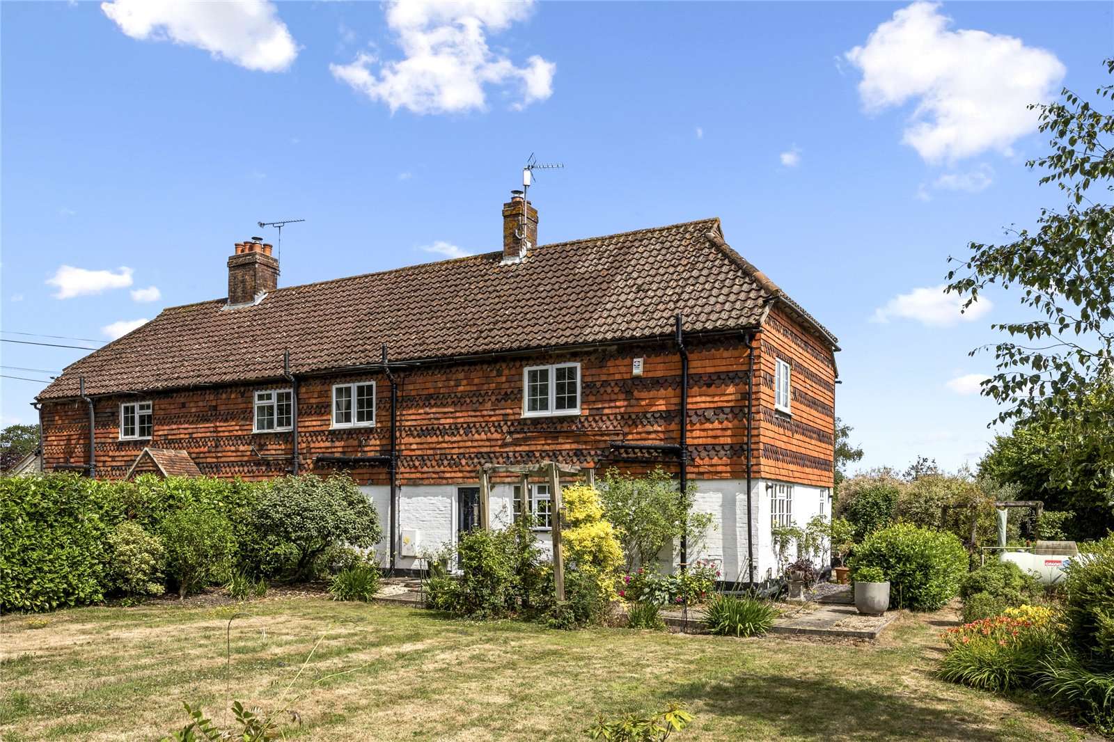 High Street Green, Chiddingfold, Godalming, Surrey, GU8 4YA | Property for sale | Savills