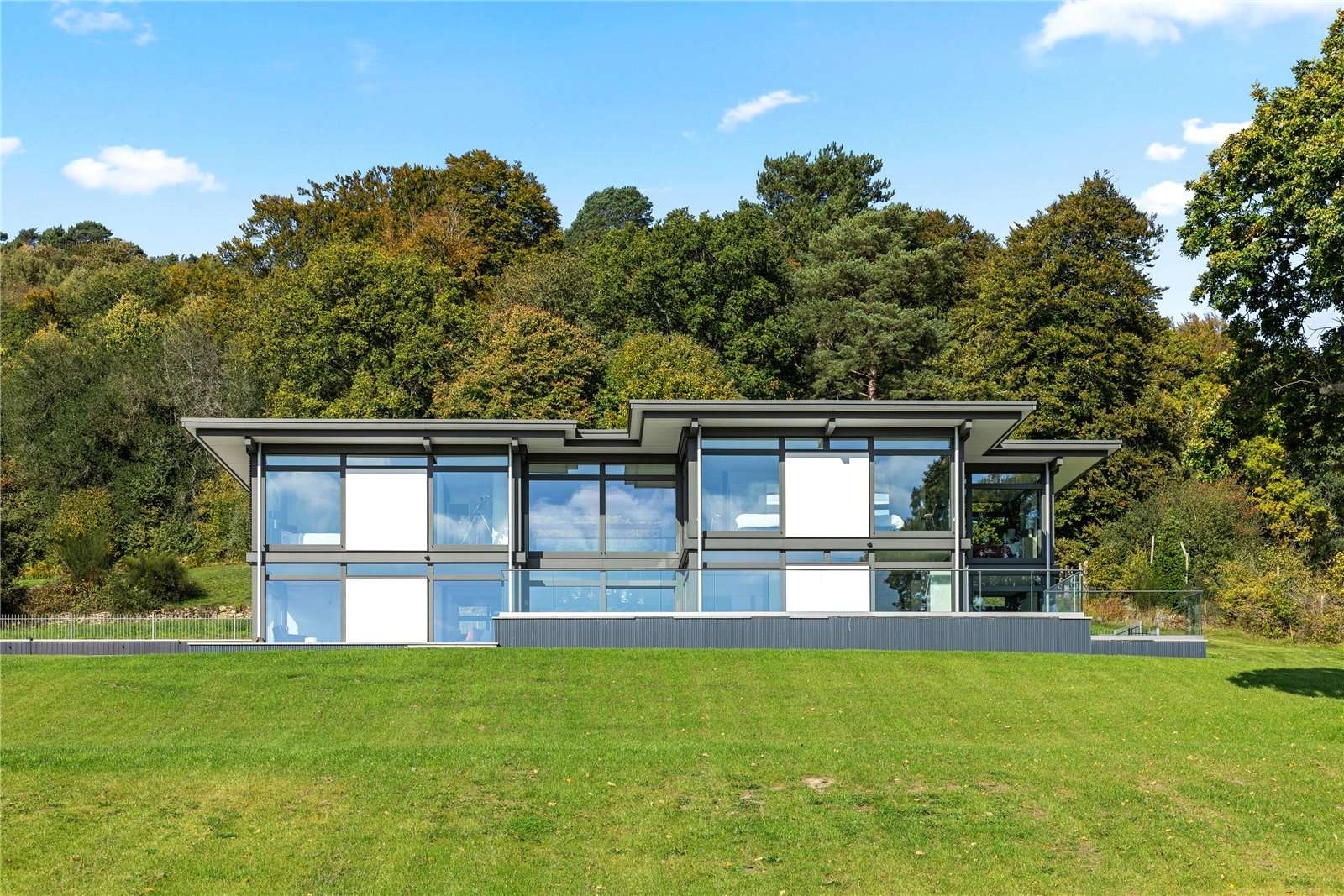 Moon Hall Road, Ewhurst, Cranleigh, Surrey, GU6 7NP | Property for