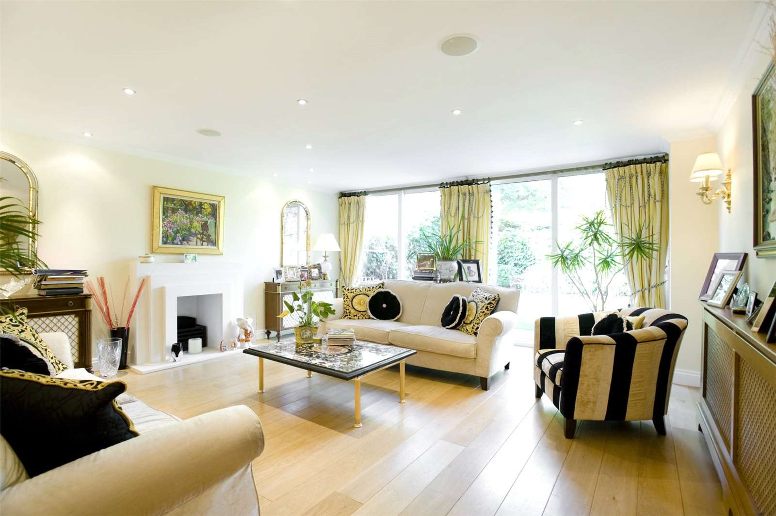Denewood Road, Highgate, London, N6 4AJ Bất động sản cho thuê Savills