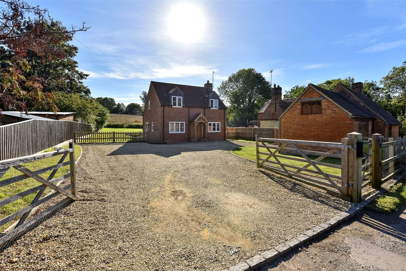 The Street, Ipsden, Wallingford, Oxfordshire, OX10 6AG Property to