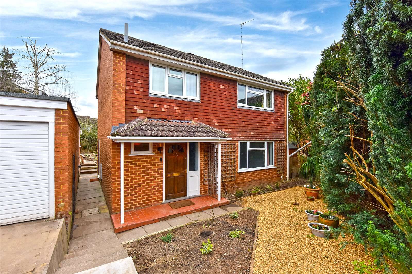 Deanfield Road, HenleyonThames, Oxfordshire, RG9 1UG Property to