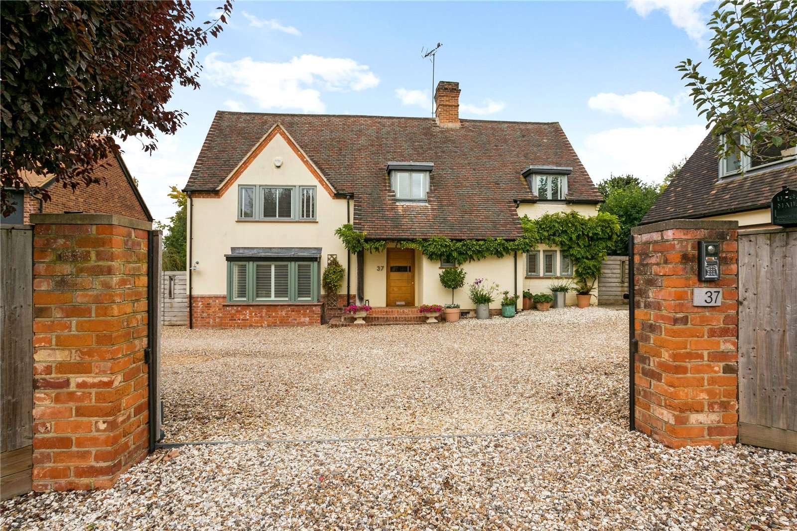 Manor Road, HenleyonThames, Oxfordshire, RG9 1LU Property for sale