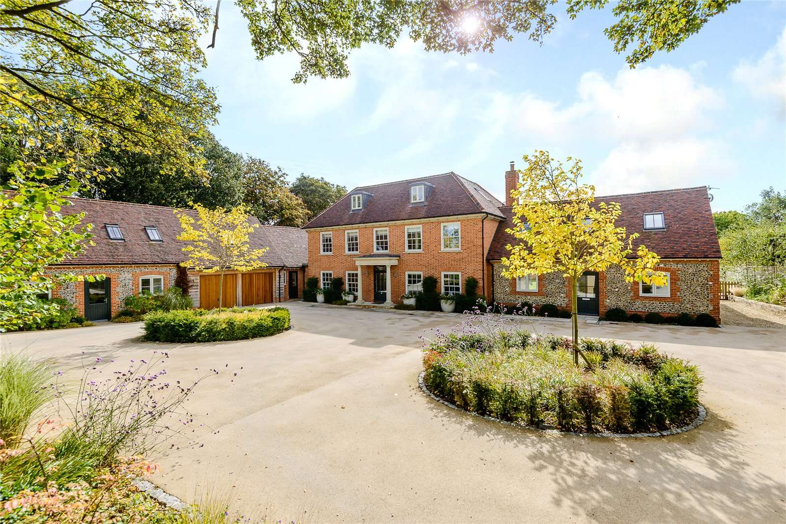 Savills Old Bix Road, Bix, HenleyonThames, Oxfordshire, RG9 6BY