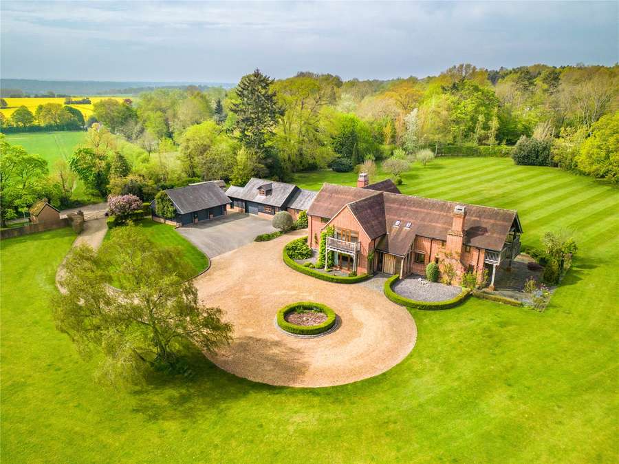 Kiln Lane, Binfield Heath, HenleyonThames, RG9 4ES Property for