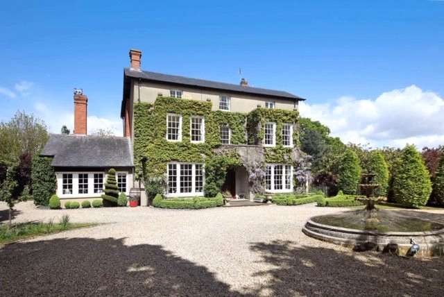 Savills Peppard Common Henley On Thames Oxfordshire Rg9 5je