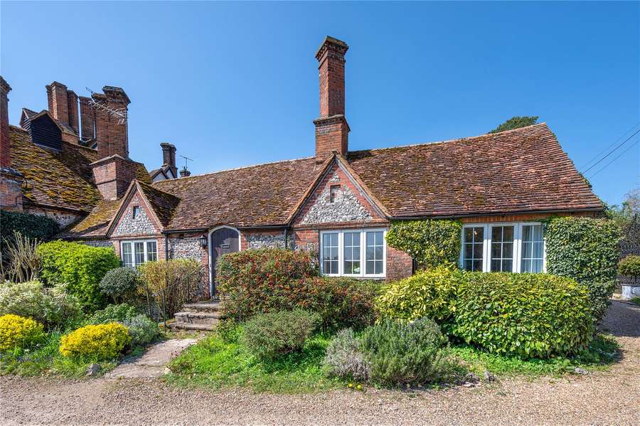 Yewden Manor, Hambleden, HenleyonThames, Oxfordshire, RG9 6RJ