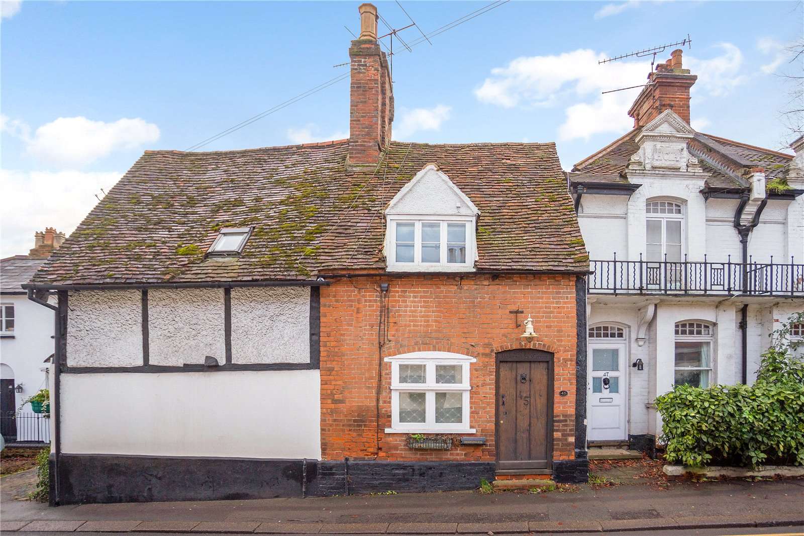 Gravel Hill, HenleyonThames, Oxfordshire, RG9 2EF คุณสมบัติ รอขาย