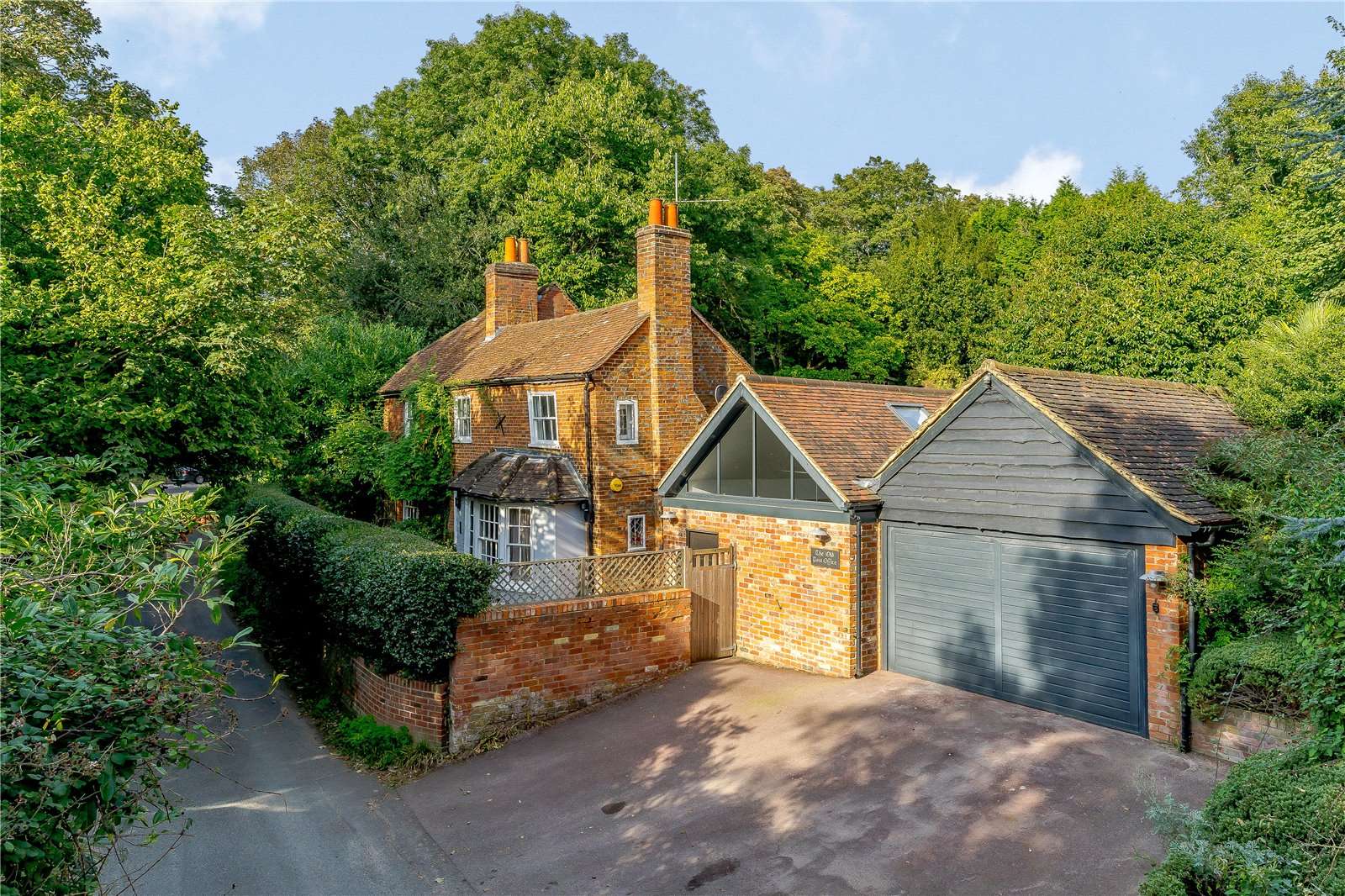 Knowl Hill Common, Knowl Hill, RG10 9YD Property for sale Savills