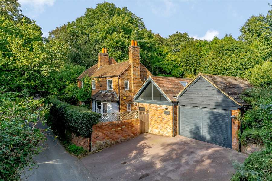 Knowl Hill Common, Knowl Hill, RG10 9YD Property for sale Savills